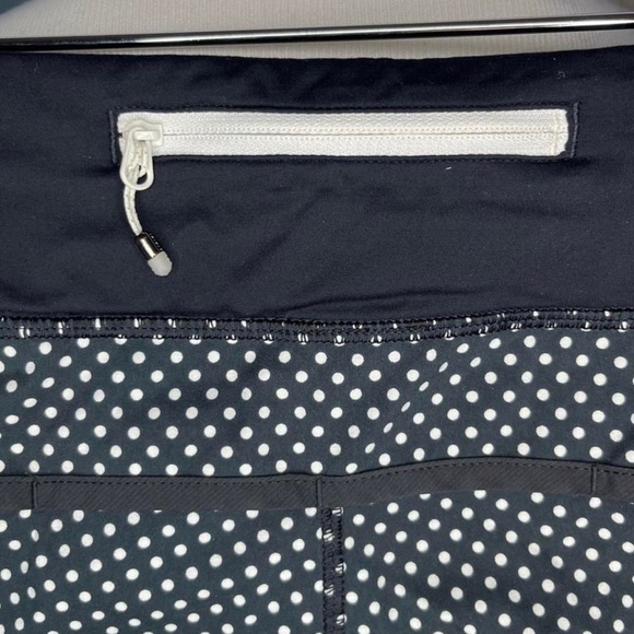 Lululemon speed up shorts 2.5” inseam - black with white polka dots - Picture 5 of 8